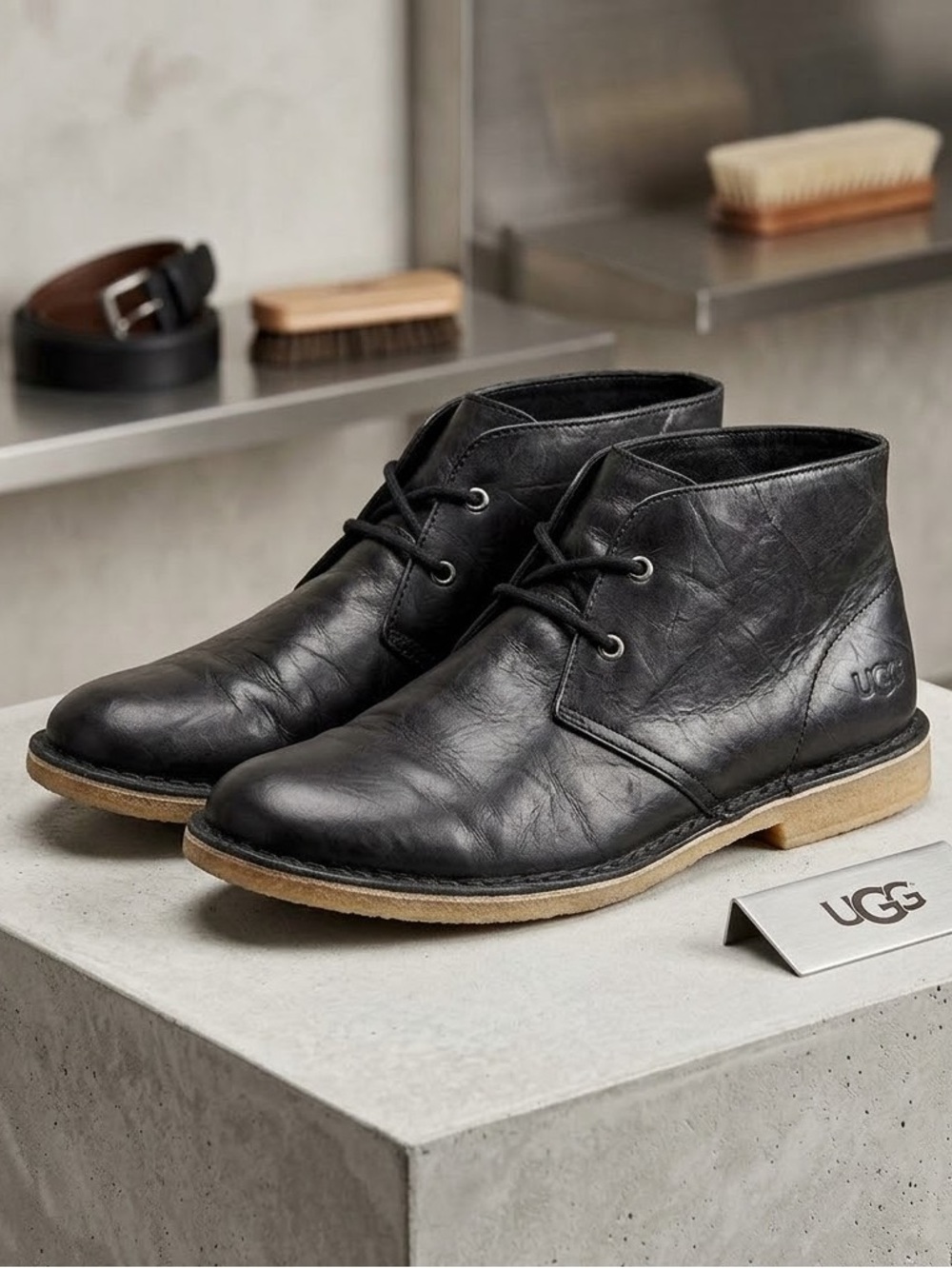 UGG Men's Black Classic Leather Chukka Boots Size 9